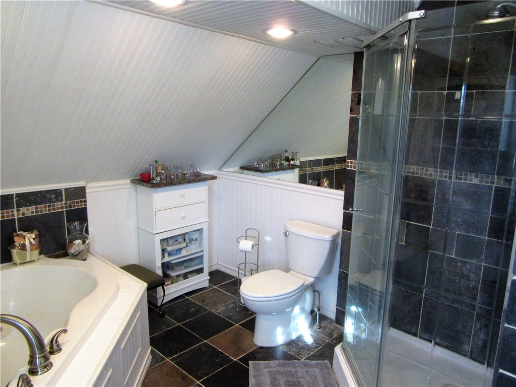221 Carpenter Road Scituate, RI 02825 - Photo 10 of 28