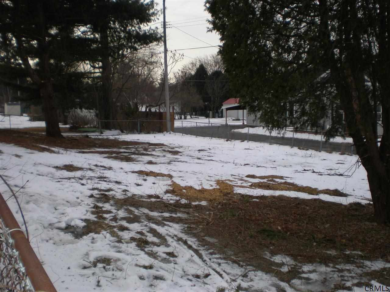 316 Albany Shaker Road Colonie, NY 12211 - Photo 4 of 16 Large fenced yard!
