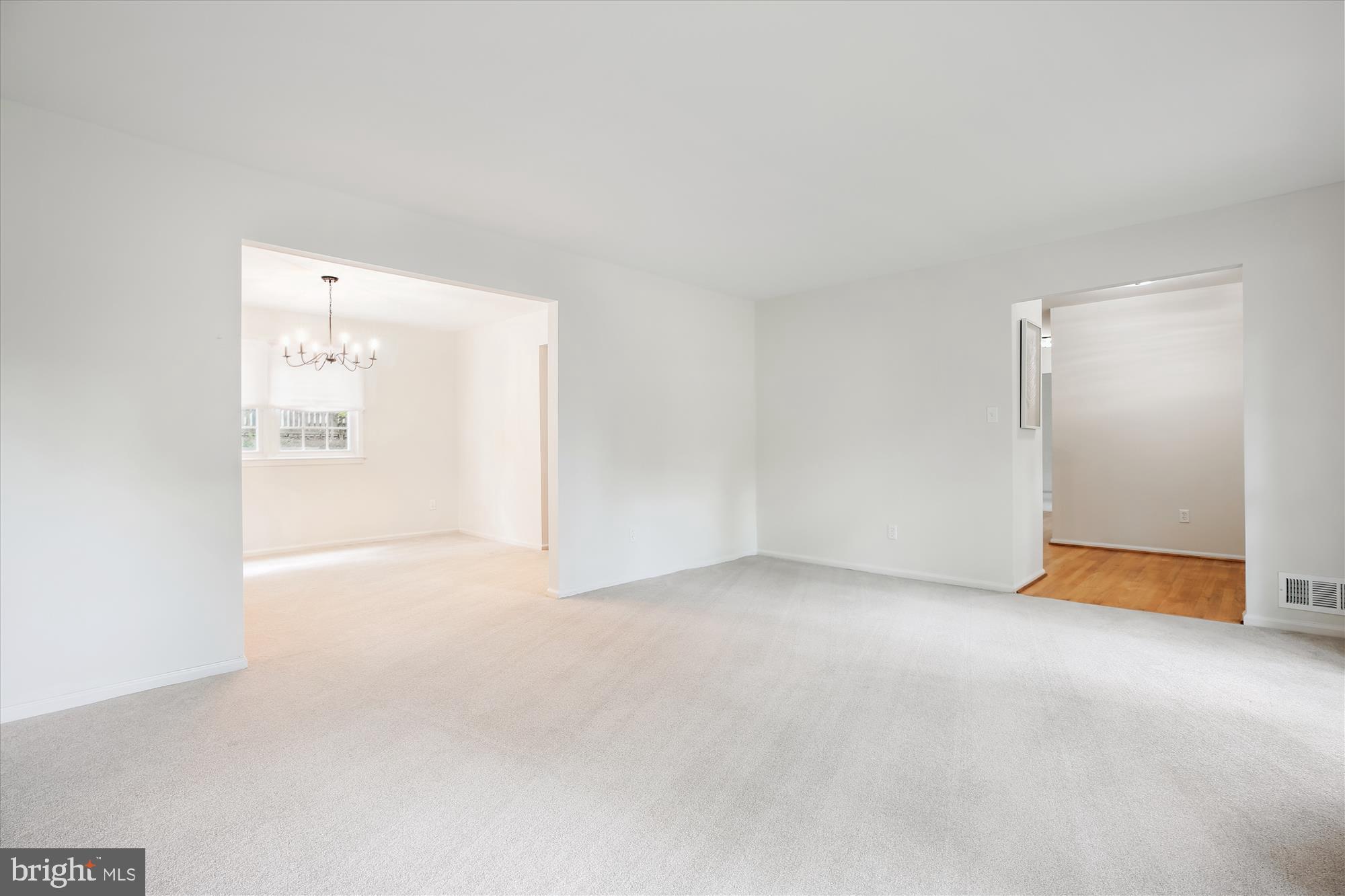 14101 Ansted Road Silver Spring, MD 20905 - Photo 25 of 80 Living Room