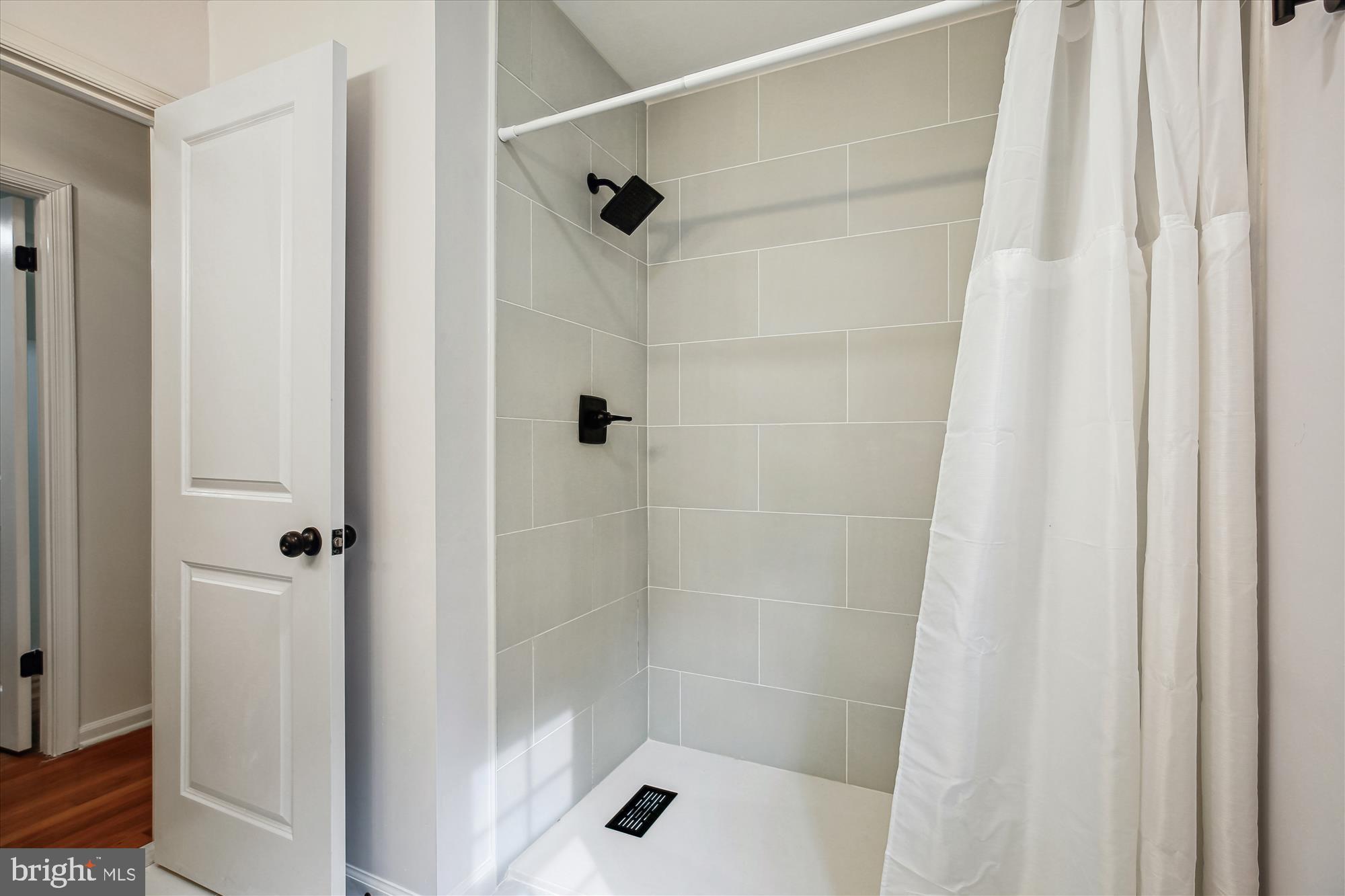 14101 Ansted Road Silver Spring, MD 20905 - Photo 48 of 80 Primary Shower