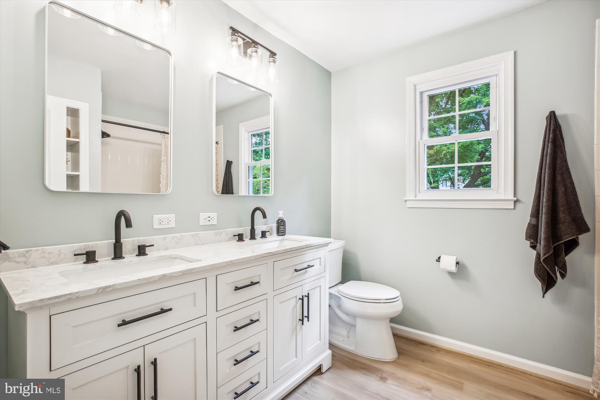 14101 Ansted Road Silver Spring, MD 20905 - Photo 52 of 80 2nd Full Bath - Upper Level