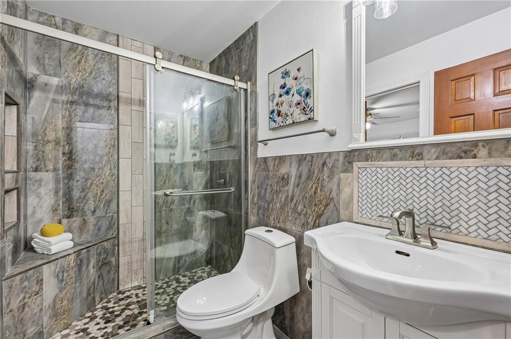3324 Henderson Creek Road Atlanta, GA 30341 - Photo 10 of 27 Gallery Image 10