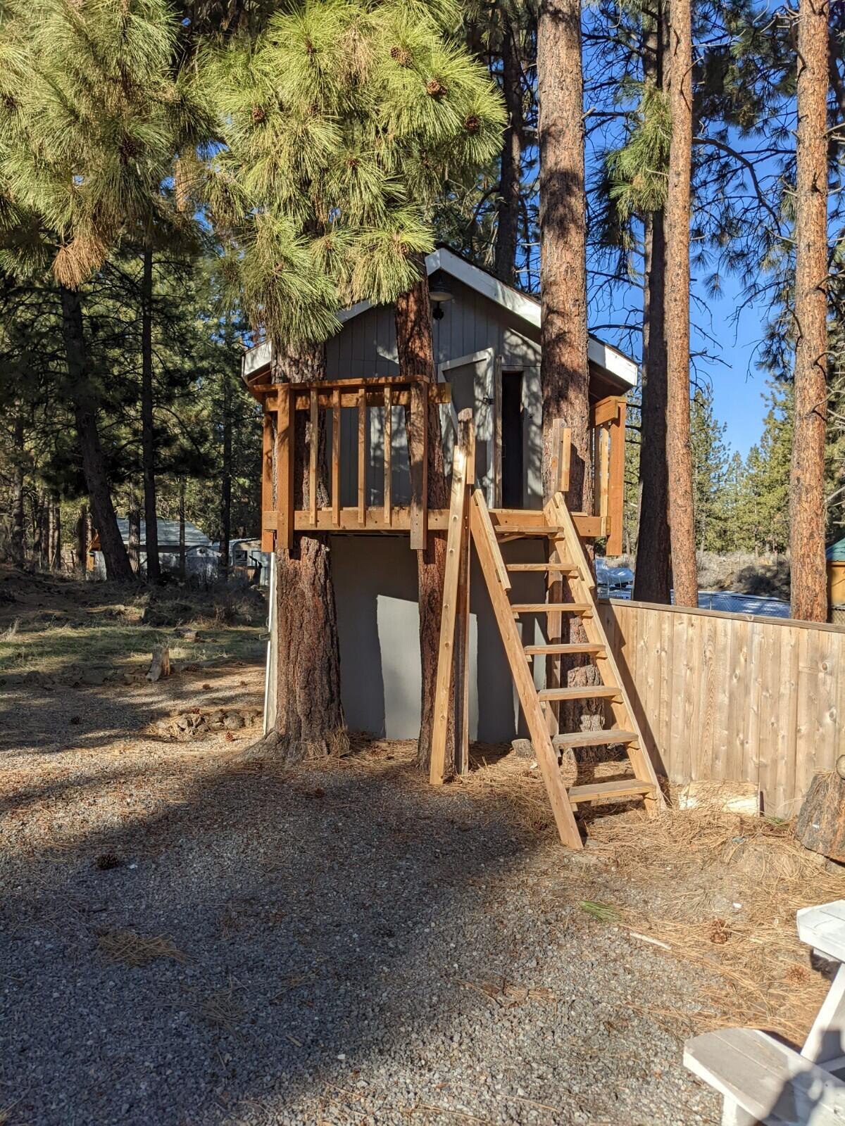 59971 Hopi Road Bend, OR 97702 - Photo 4 of 23 PXL_20220212_180940163