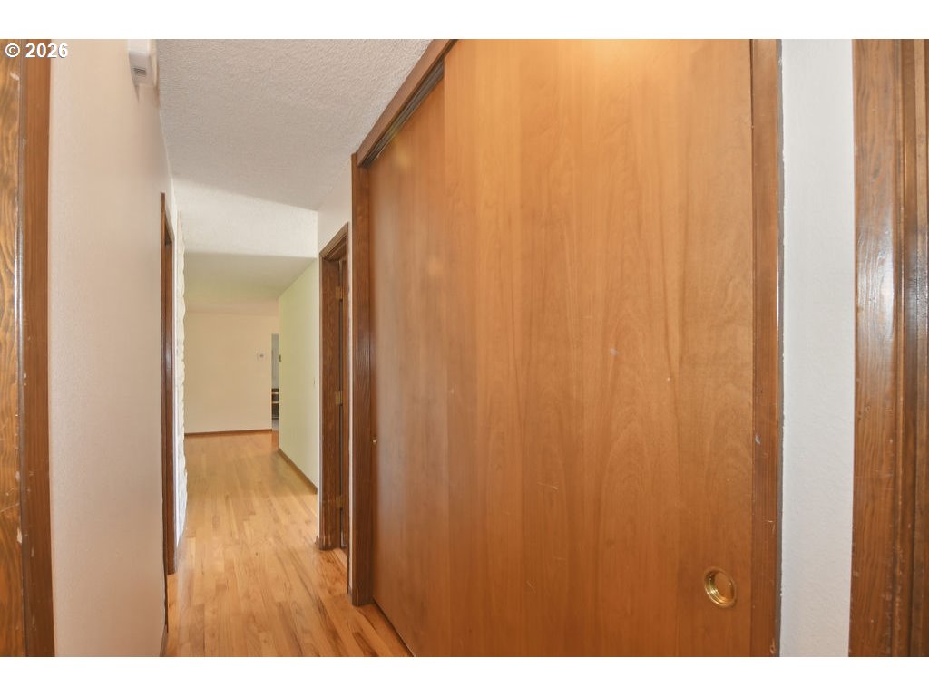 10009 Northeast Covington Road Vancouver, WA 98662 - Photo 19 of 45 Hallway