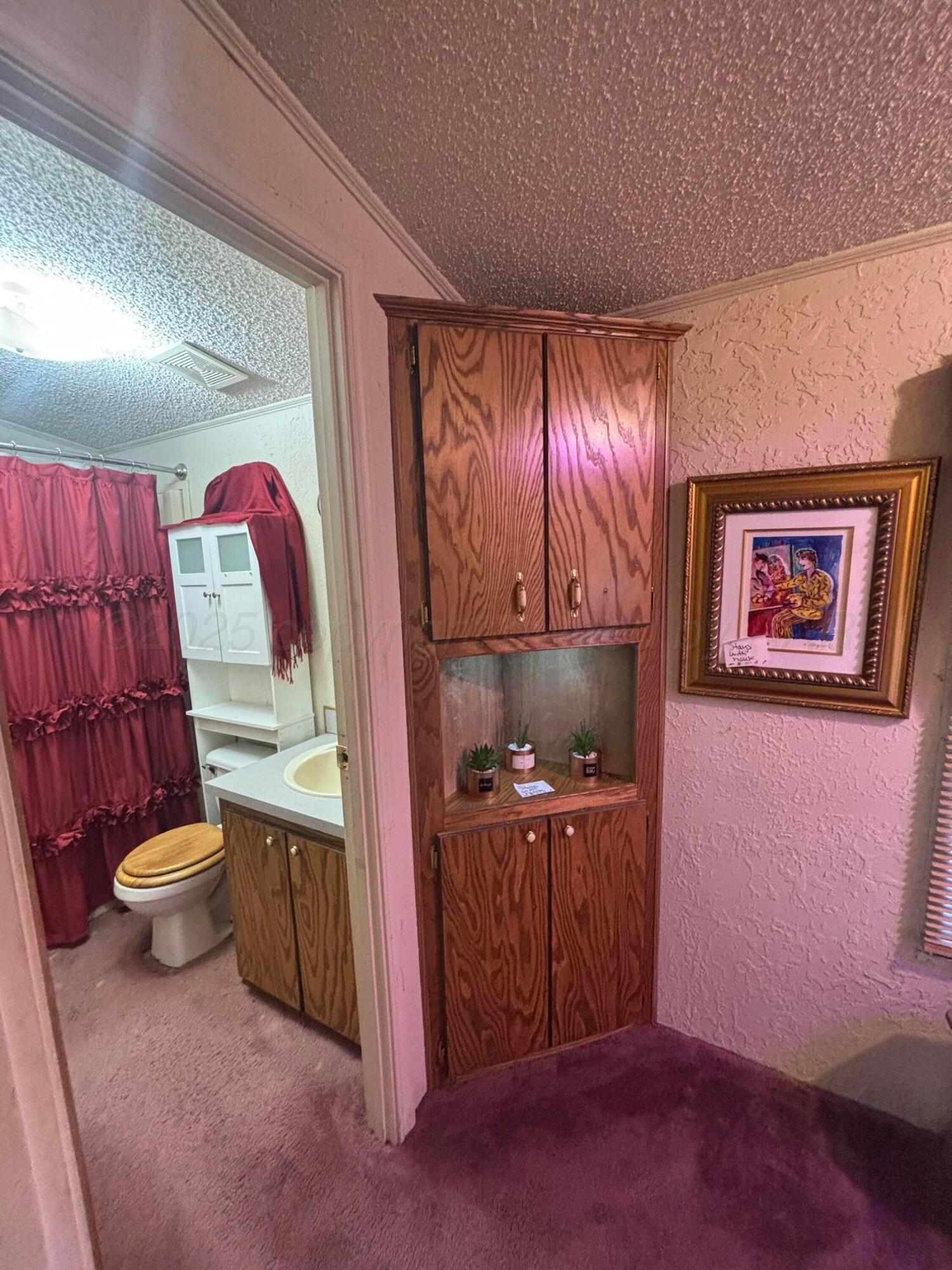 310 County Road KC Childress, TX 79201 - Photo 22 of 25 a workspace with furniture and window