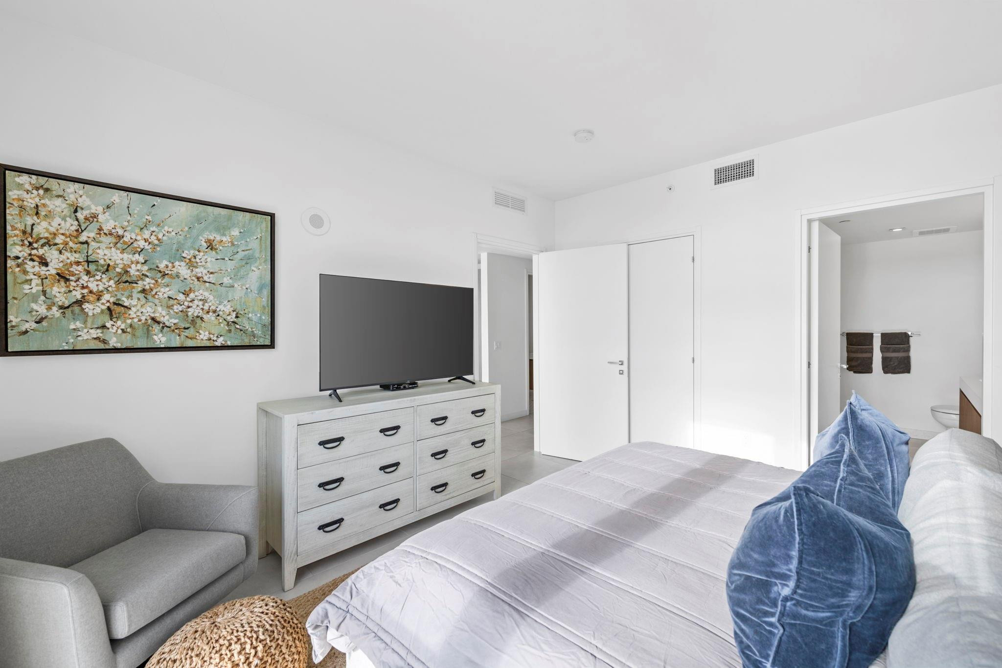 401 North Birch Road, Unit 607 Fort Lauderdale, FL 33304 - Photo 11 of 23 Photo 11