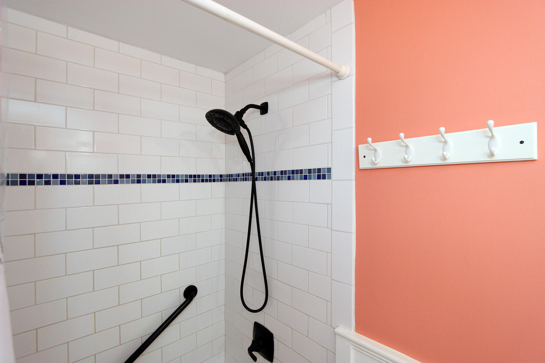 42 Old Colony Way, Unit 6 Orleans, MA 02653 - Photo 18 of 22 a bathroom with a shower