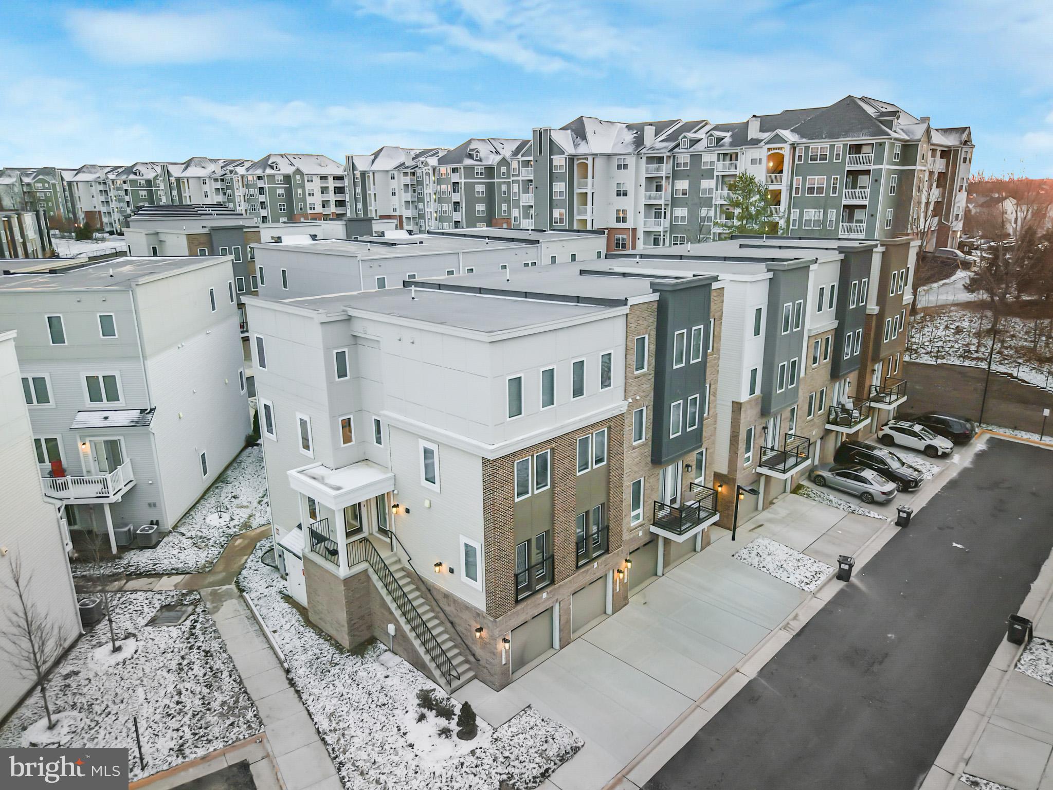 15535 Smoke Woodbridge, VA 22191 - Photo 4 of 44 a view of a buildings and city view