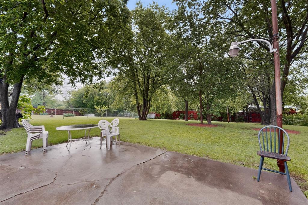 4429 Berke Road Fort Worth, TX 76115 - Photo 21 of 22 Backyard