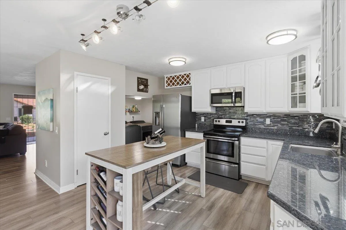 8170 Paradise Valley Court Spring Valley, CA 91977 - Photo 9 of 23