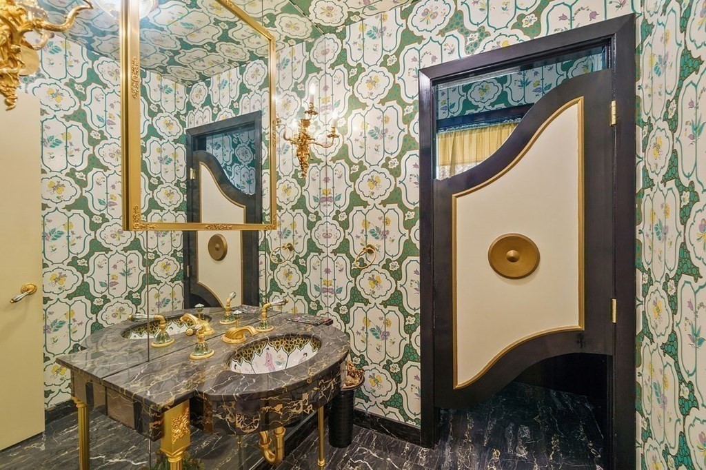 32 Brookshire Road Worcester, MA 01609 - Photo 11 of 34 Gallery Image 11