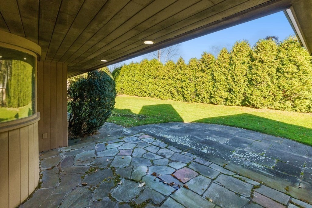 32 Brookshire Road Worcester, MA 01609 - Photo 14 of 34 Gallery Image 14