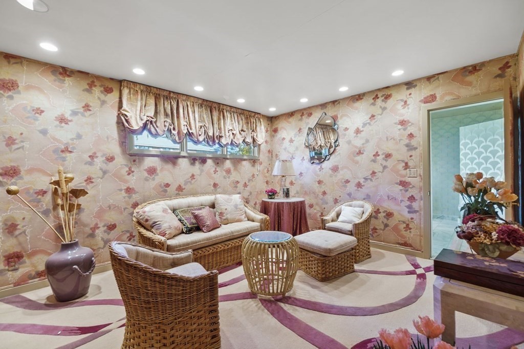 32 Brookshire Road Worcester, MA 01609 - Photo 17 of 34 Gallery Image 17