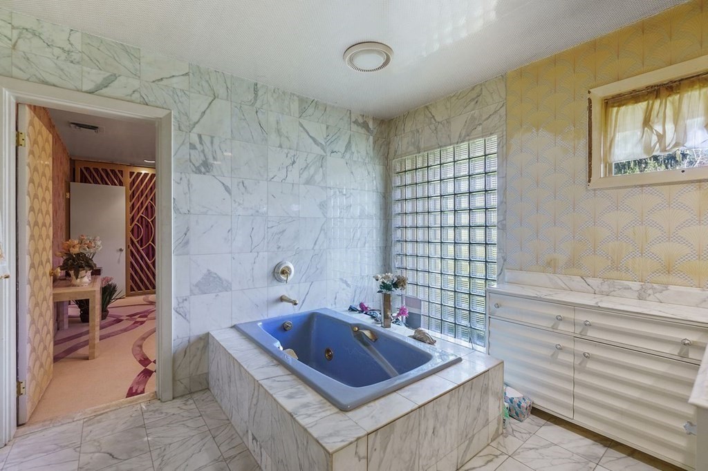 32 Brookshire Road Worcester, MA 01609 - Photo 19 of 34 Gallery Image 19