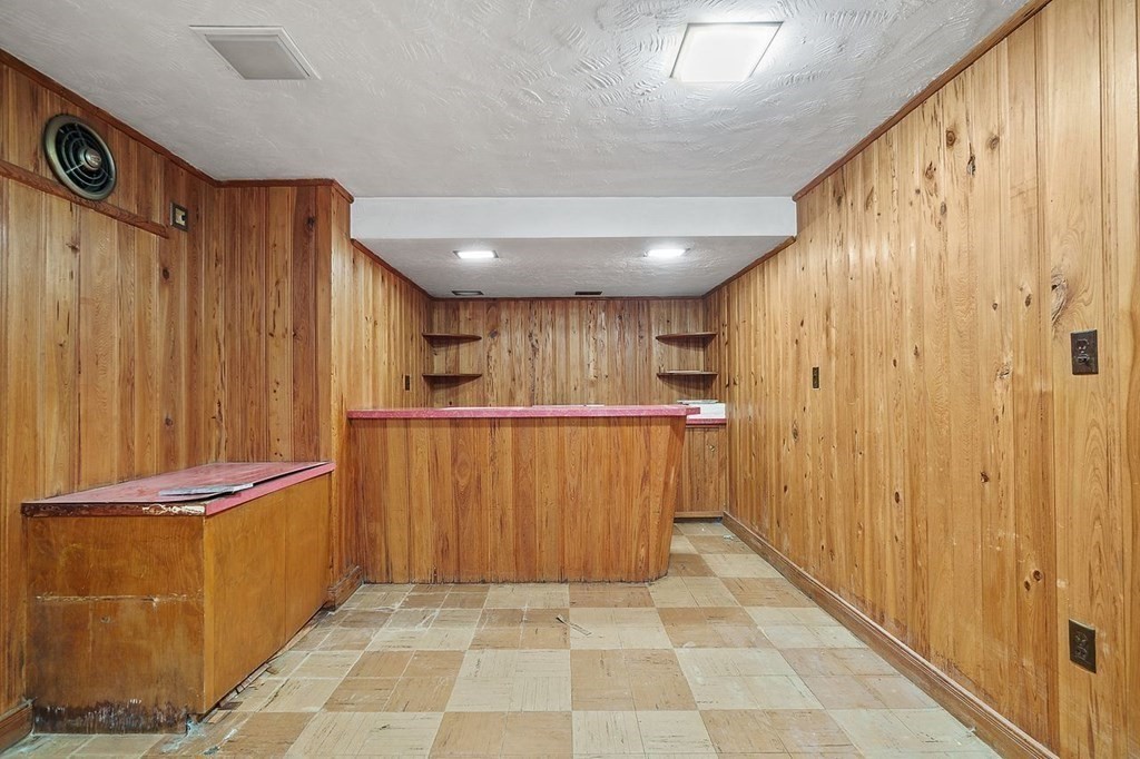 32 Brookshire Road Worcester, MA 01609 - Photo 25 of 34 Gallery Image 25