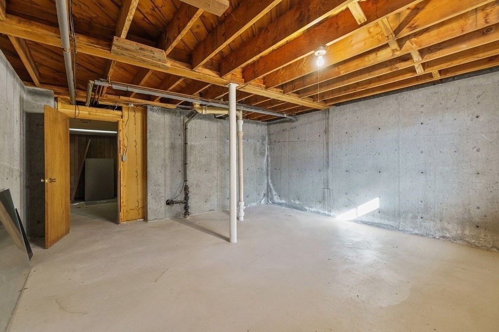 32 Brookshire Road Worcester, MA 01609 - Photo 31 of 34 Gallery Image 31