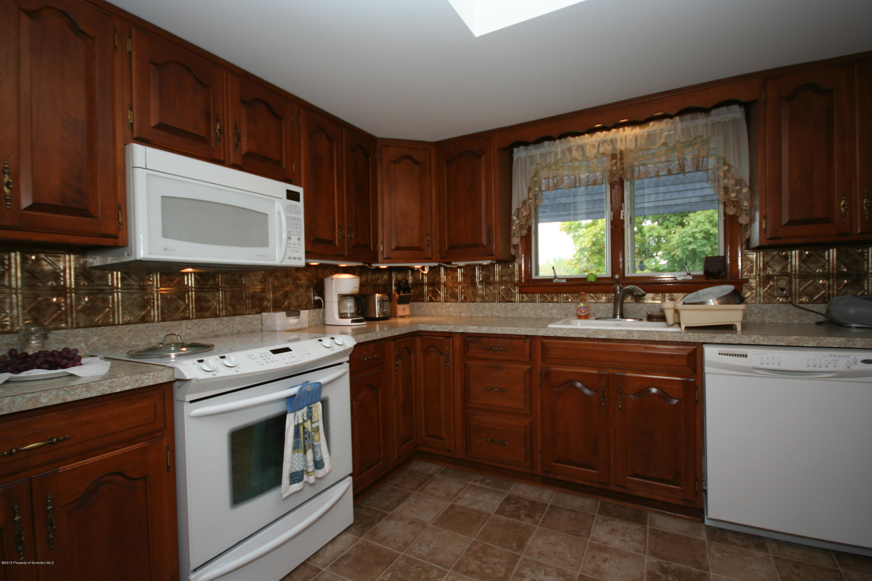 171 Kraky Road Scott Township, PA 18447 - Photo 6 of 34 Gallery Image 6