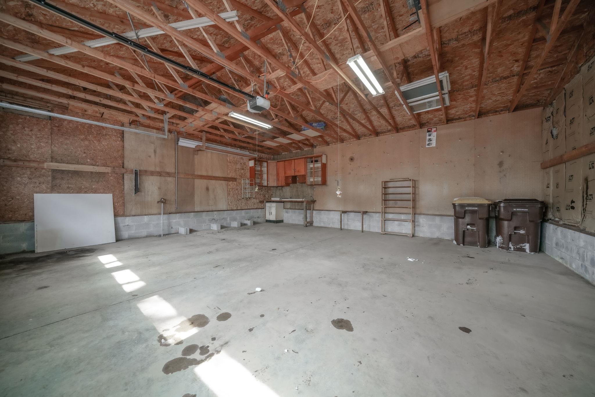 808 South 5th Street Oregon, IL 61061 - Photo 37 of 39 a view of a garage room