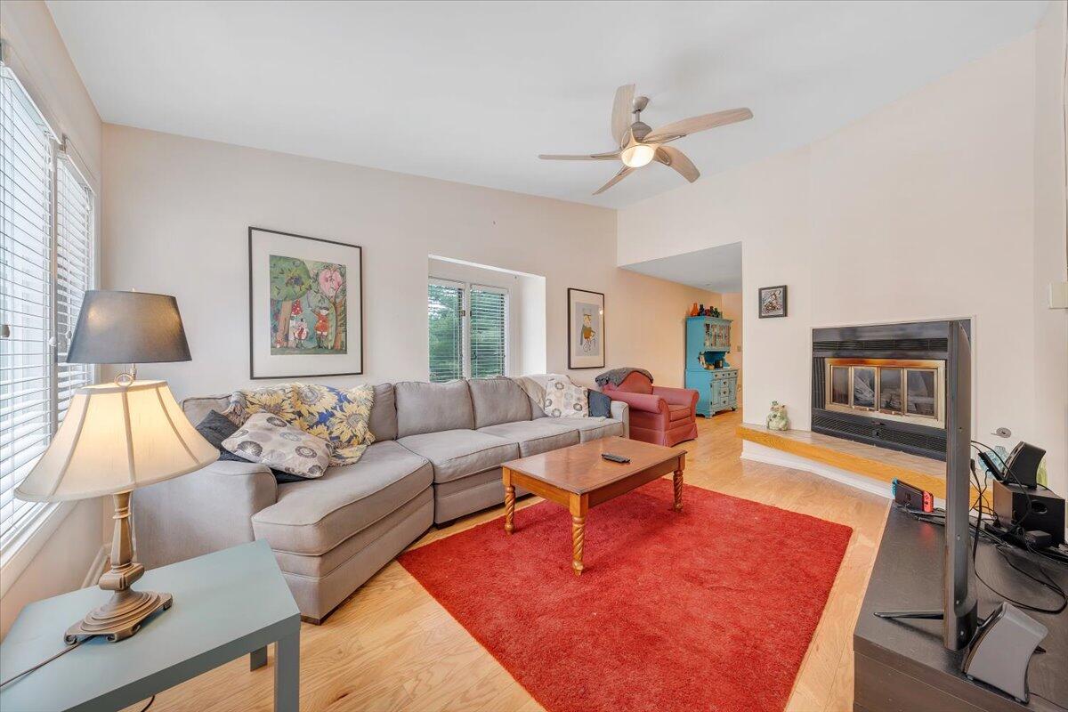 107 Windward Drive, Unit 107 Roanoke, VA 24018 - Photo 2 of 23 11-MIB08162