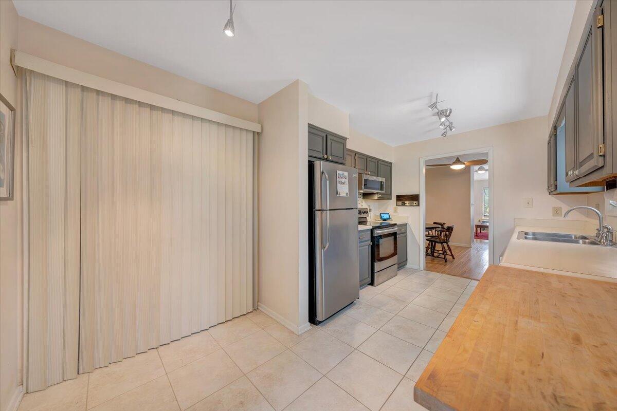 107 Windward Drive, Unit 107 Roanoke, VA 24018 - Photo 8 of 23 21-MIB08192