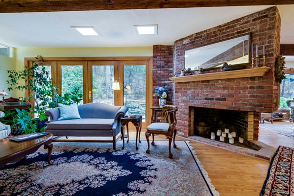 23 Canterbury Road Woburn, MA 01801 - Photo 3 of 23 Gallery Image 3