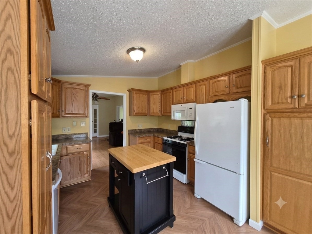 5 Fox Run Brookfield, MA 01506 - Photo 10 of 22