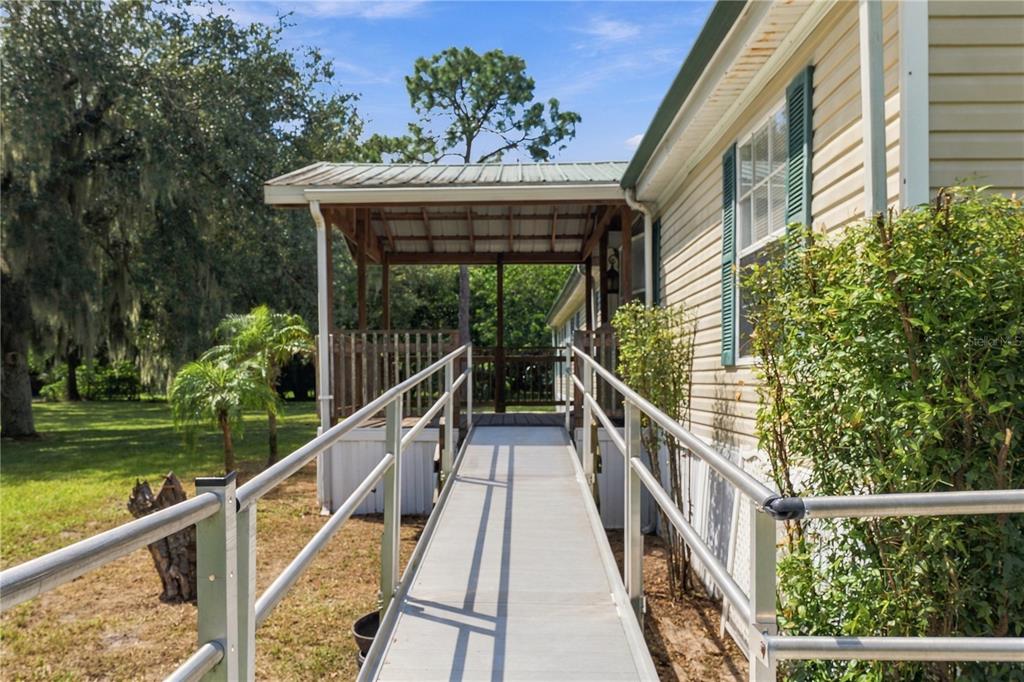 8611 South County Line Road Lithia, FL 33547 - Photo 5 of 34 Gallery Image 5