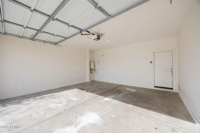 $1,995 | 43606 West Juniper Avenue, Maricopa, AZ 85138