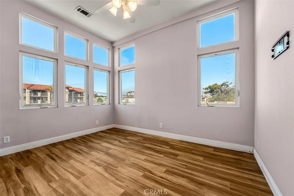 55 Surfside Avenue Surfside, CA 92649 - Photo 28 of 51