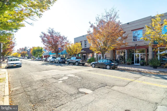 $1,050,000 | 2708 Sycamore Street, Alexandria, VA 22305