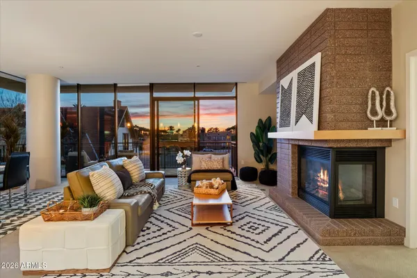 $1,080,000 | 208 West Portland Street, Unit 262, Phoenix, AZ 85003