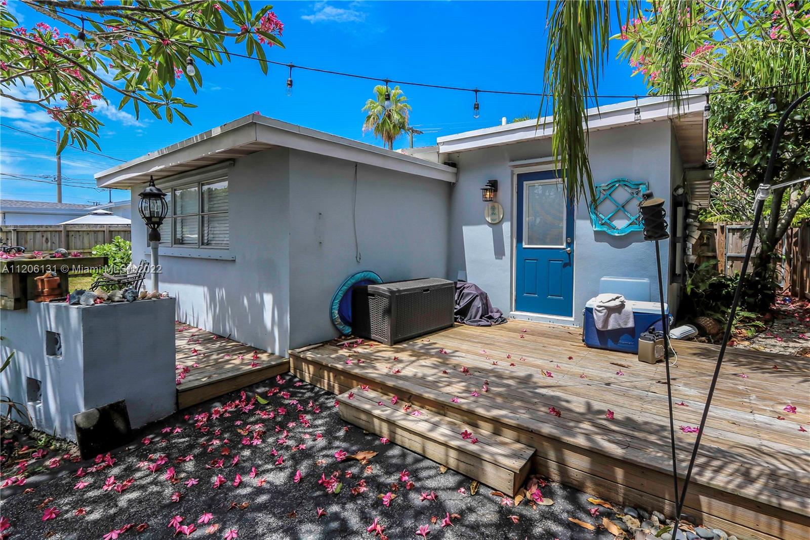 1711 North Park Road Hollywood, FL 33021 - Photo 29 of 29 a house view with a outdoor space