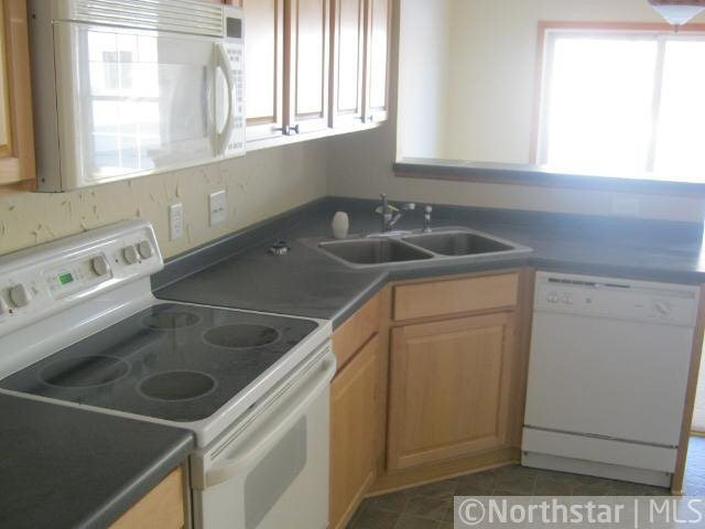 6821 Folkestone Road Apple Valley, MN 55124 - Photo 5 of 13 Gallery Image 5
