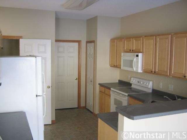 6821 Folkestone Road Apple Valley, MN 55124 - Photo 6 of 13 Gallery Image 6