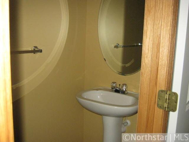 6821 Folkestone Road Apple Valley, MN 55124 - Photo 9 of 13 Gallery Image 9