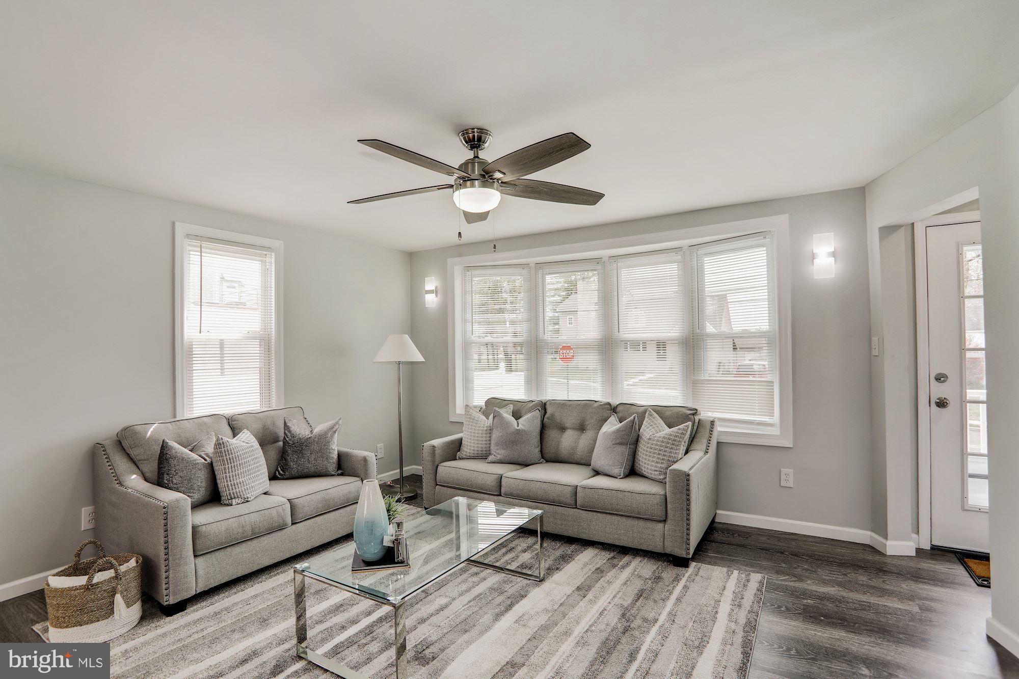 451 South Forklanding Road Maple Shade, NJ 08052 - Photo 4 of 48 Living Room