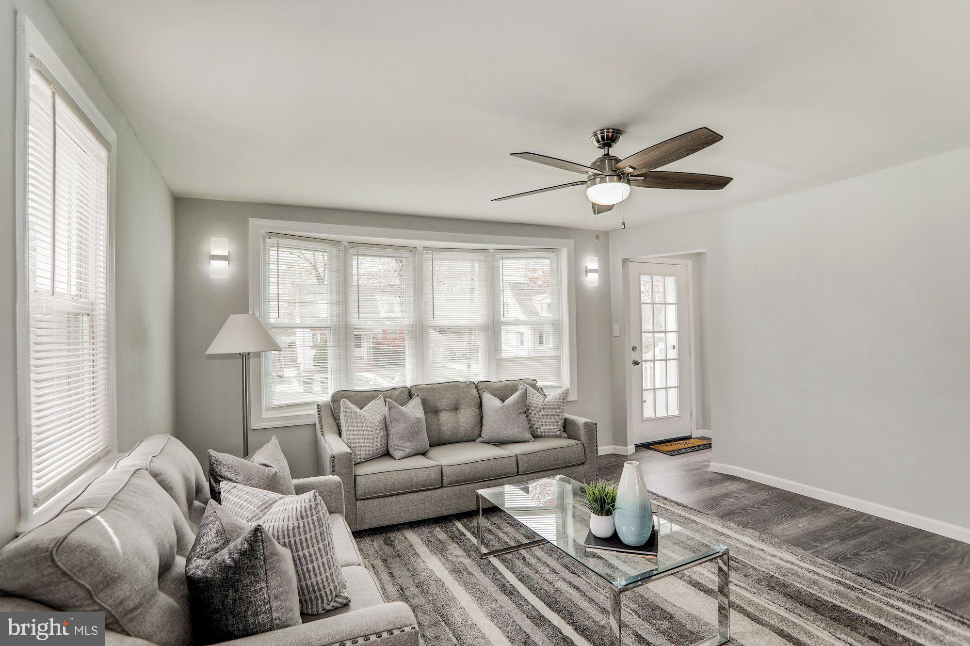 451 South Forklanding Road Maple Shade, NJ 08052 - Photo 5 of 48 Living Room