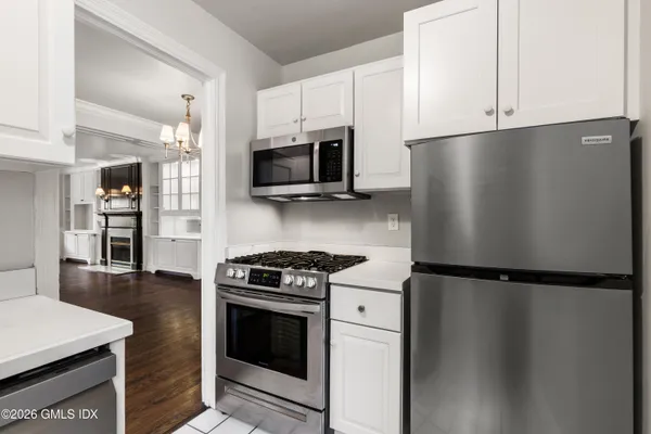 $4,600 | 25 West Elm Street, Unit 15, Greenwich, CT 06830