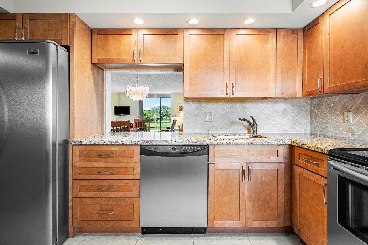 5301 Northwest 2nd Avenue, Unit 302 Boca Raton, FL 33487 - Photo 7 of 38 009-5301Northwest2ndAvenue-302-BocaRaton