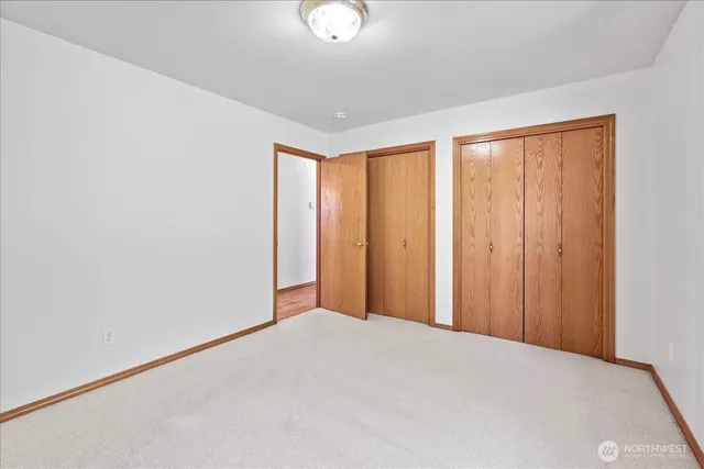 a view of a livingroom with an entryway