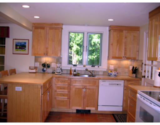 123 Manning Street Needham, MA 02494 - Photo 6 of 11 Gallery Image 6