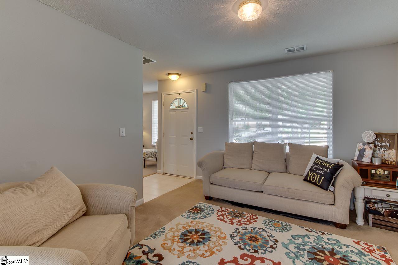 220 Spring Street Duncan, SC 29334 - Photo 5 of 21 Gallery Image 5