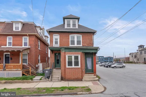 $375,000 | 141 Washington Avenue, Downingtown, PA 19335