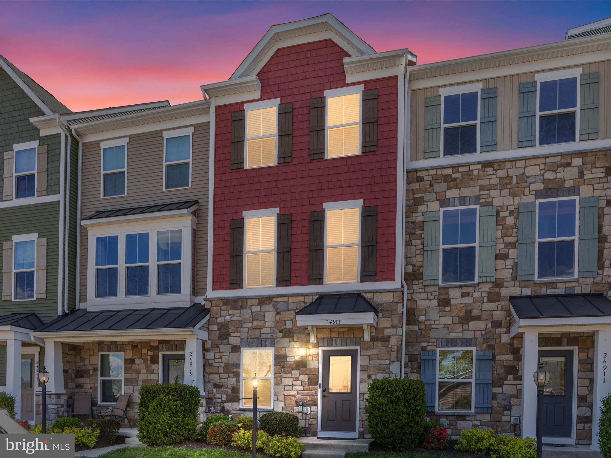 2E6A7608_twilight_24913 Coats Square - Joe Nguyen