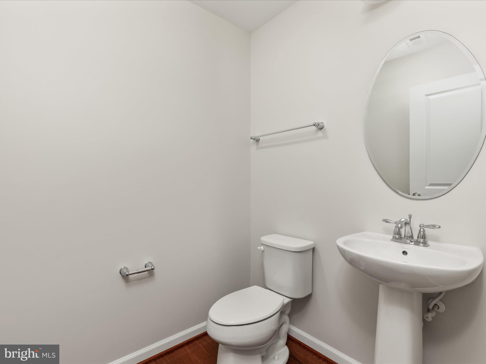 24913 Coats Square Aldie, VA 20105 - Photo 16 of 36 2E6A7588_24913 Coats Square - Joe Nguyen - Absolut