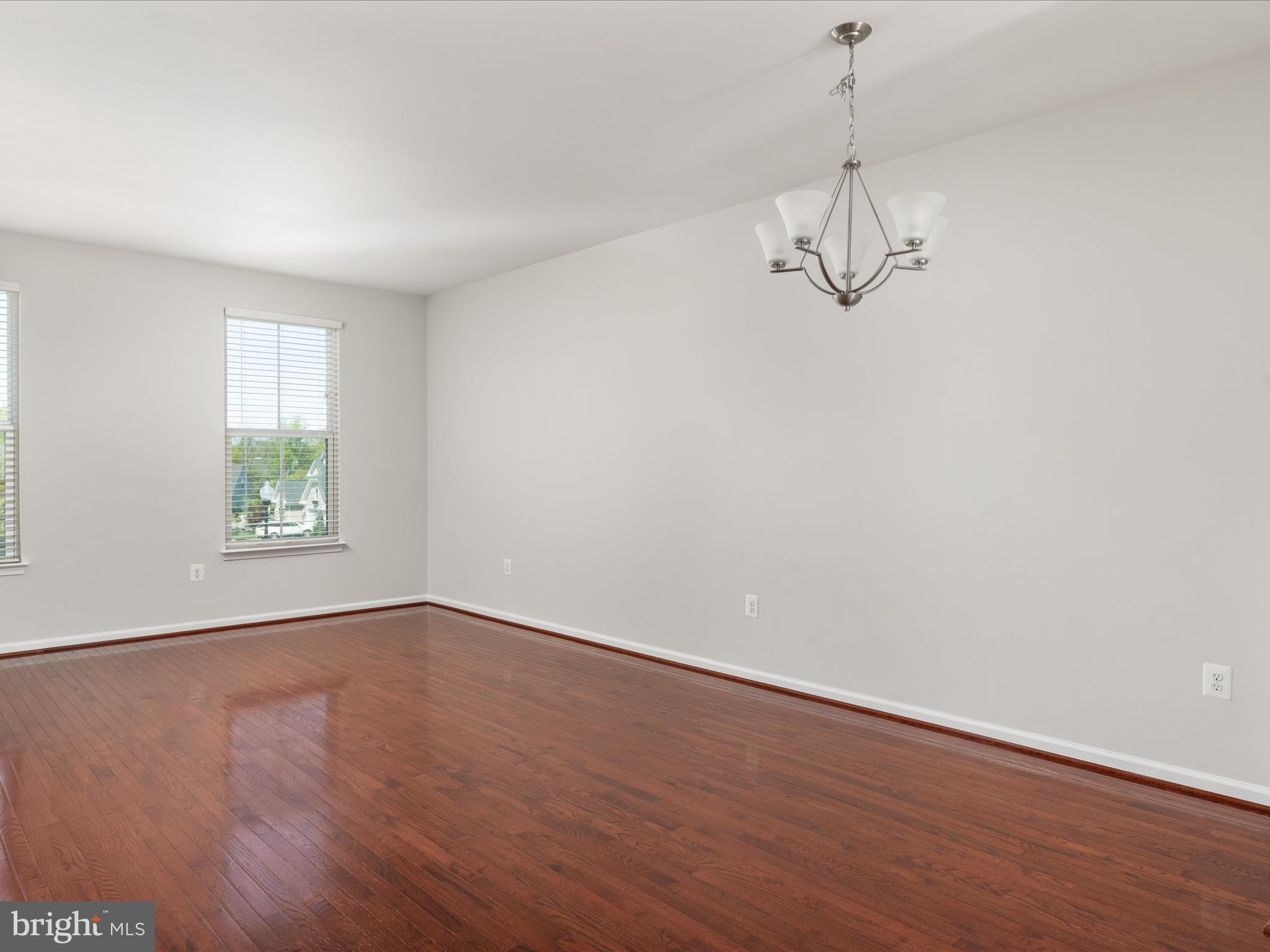 24913 Coats Square Aldie, VA 20105 - Photo 6 of 36 2E6A7543_24913 Coats Square - Joe Nguyen - Absolut