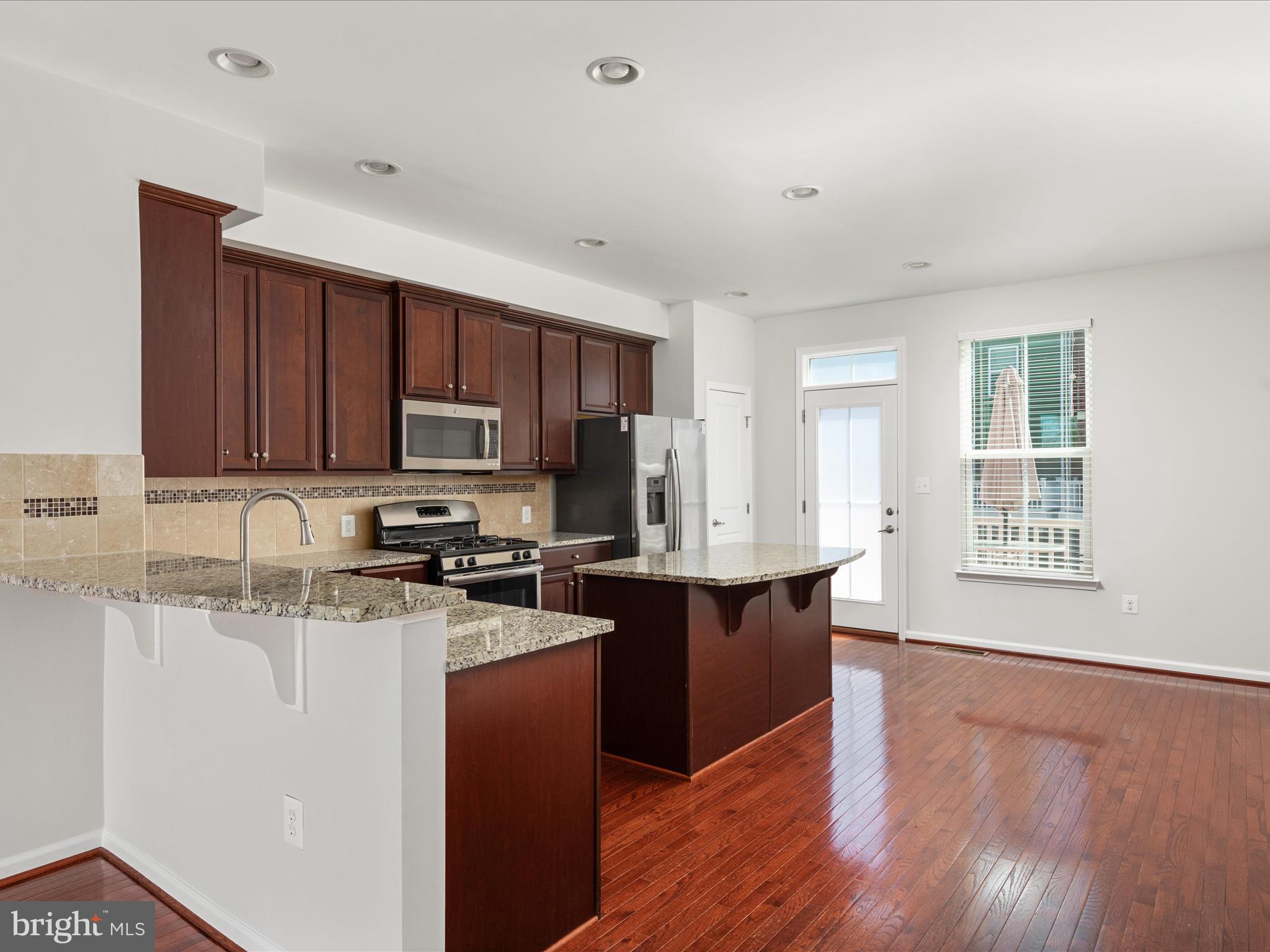 24913 Coats Square Aldie, VA 20105 - Photo 10 of 36 2E6A7553_24913 Coats Square - Joe Nguyen - Absolut