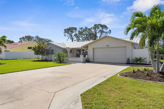 $489,900 | 201 Cavallini Drive, Nokomis, FL 34275