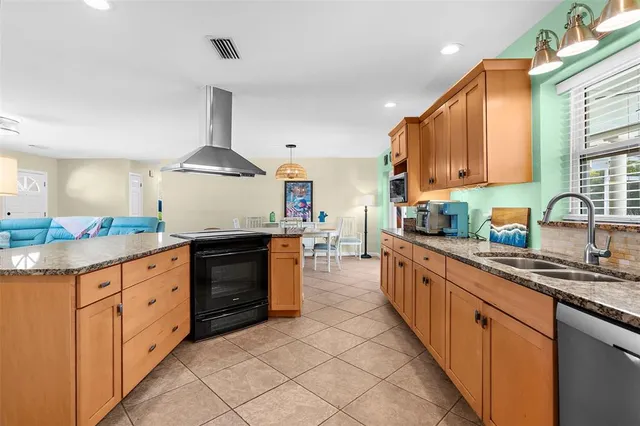 $489,900 | 201 Cavallini Drive, Nokomis, FL 34275