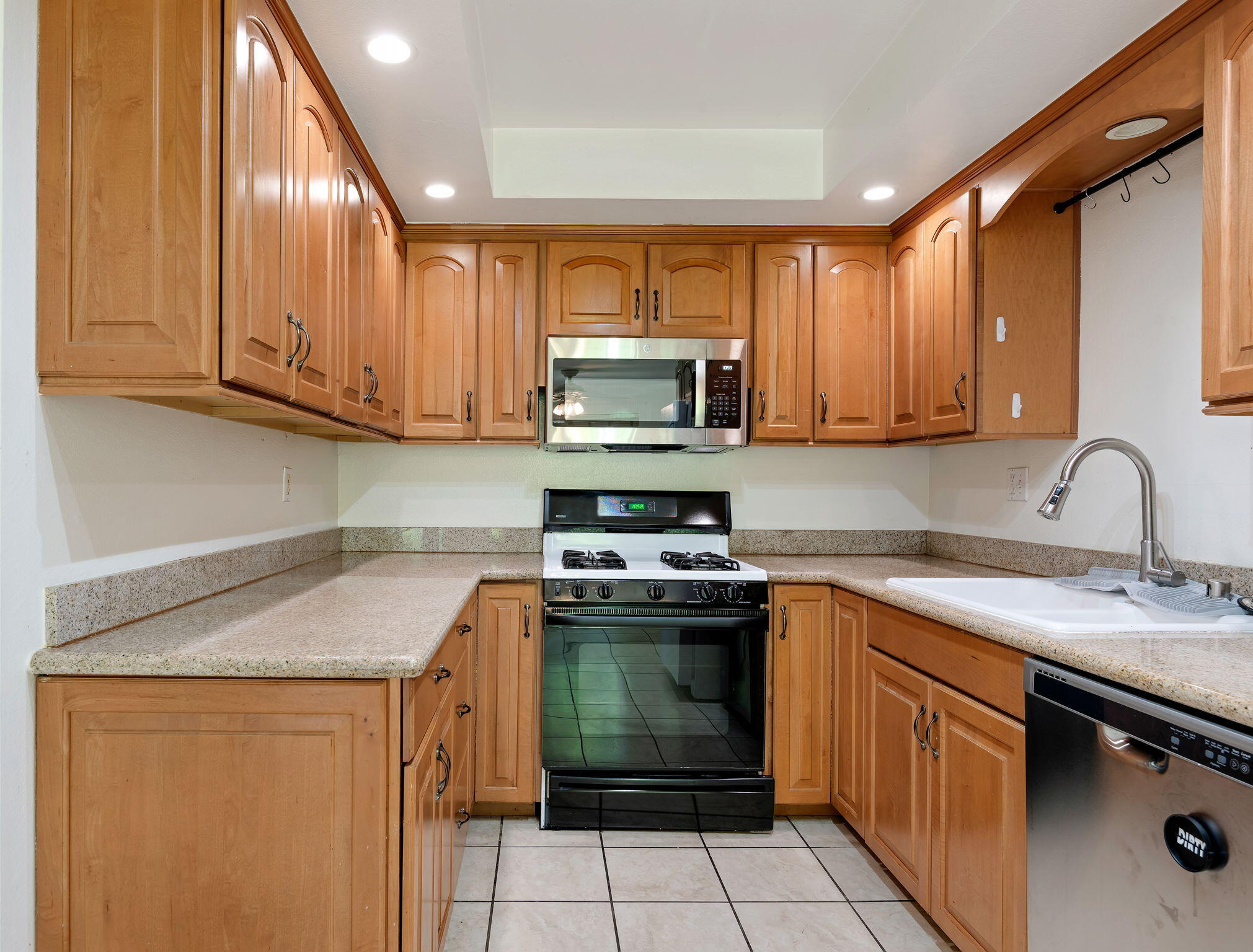 331 Northgate Drive, Unit D Goleta, CA 93117 - Photo 11 of 21 09-Kitchen (1)